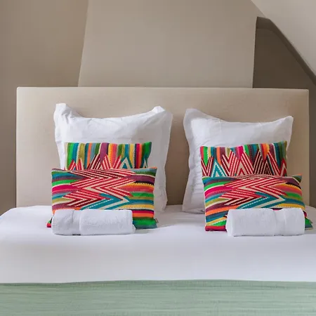 Charming Parisian In Bastille Marais *