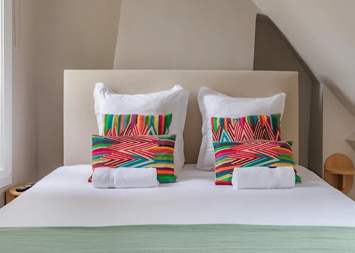 Charming Parisian In Bastille Marais *